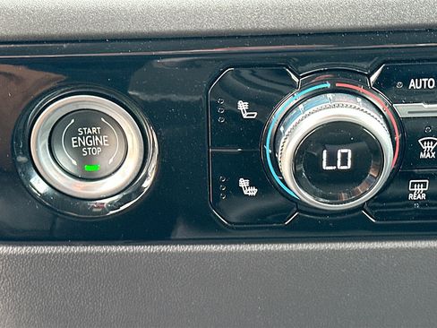 Used 2024 GMC Sierra 1500 SLT w/ X31 Off-Road Package image 20