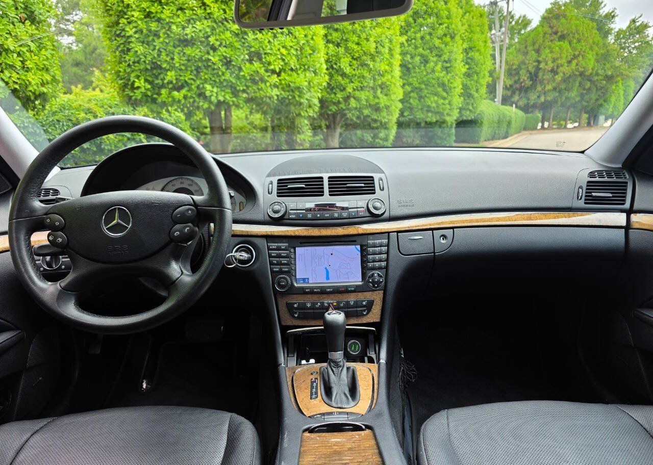 Used 2008 Mercedes-Benz E 550 Sedan image 15