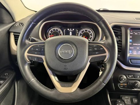 Used 2014 Jeep Cherokee Latitude w/ Cold Weather Group AWD/4WD image 14