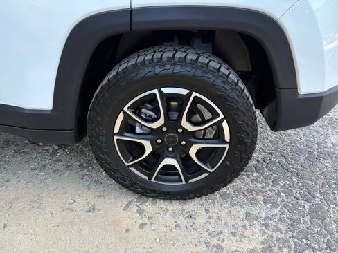 Used 2025 Jeep Compass Trailhawk AWD/4WD image 26