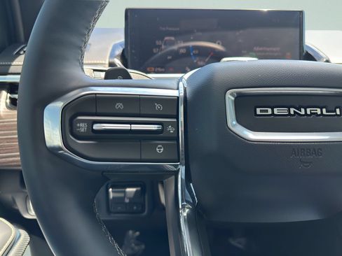 Used 2025 GMC Sierra EV Denali AWD/4WD image 18
