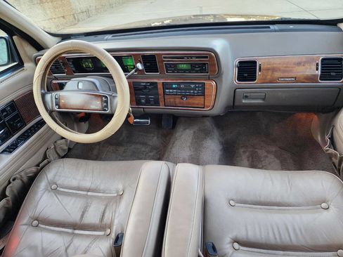 Used 1988 Lincoln Continental Signature image 10