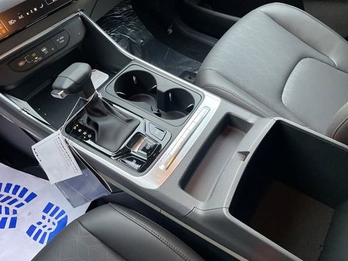 New 2026 Kia Carnival EX image 9