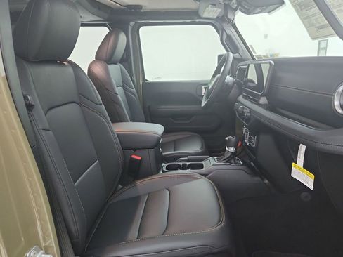 New 2025 Jeep Gladiator Sport image 32