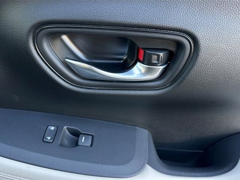 Used 2024 Honda HR-V LX image 19
