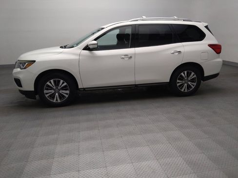 Used 2019 Nissan Pathfinder SV FWD image 2