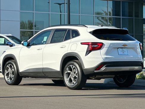 New 2026 Chevrolet Trax LT w/ Driver Confidence Package FWD image 6