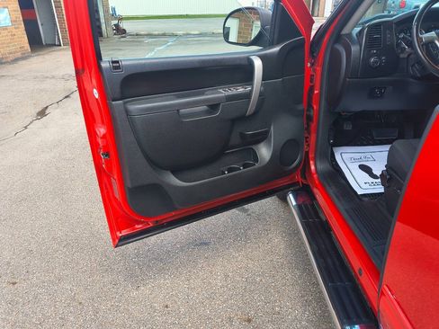 Used 2011 GMC Sierra 1500 SLE w/ Power Tech Package AWD/4WD image 17
