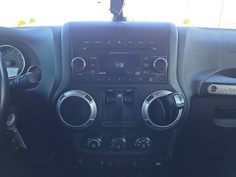 Used 2018 Jeep Wrangler Rubicon w/ Power Convenience Group AWD/4WD image 22