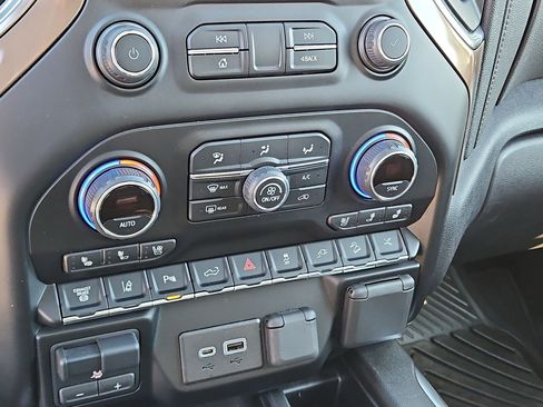 Used 2022 Chevrolet Silverado 3500 High Country w/ Z71 Off-Road Package image 26