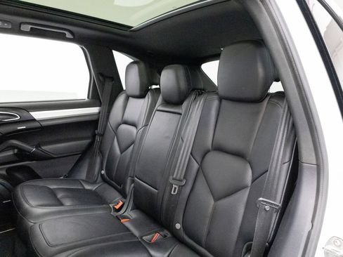 Used 2017 Porsche Cayenne S AWD/4WD image 27