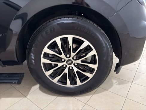 Used 2025 Ford Expedition Platinum image 36