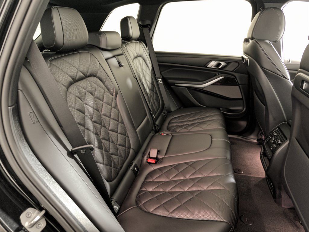Used 2025 BMW X5 xDrive50e w/ Executive Package AWD/4WD image 29