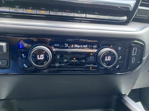 Used 2024 Chevrolet Silverado 2500 High Country w/ High Country Premium Package image 30