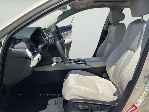 Used 2018 Honda Accord EX image 21