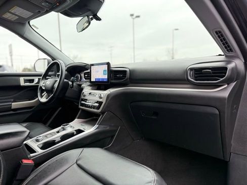 Certified 2023 Ford Explorer XLT w/ Equipment Group 202A image 18