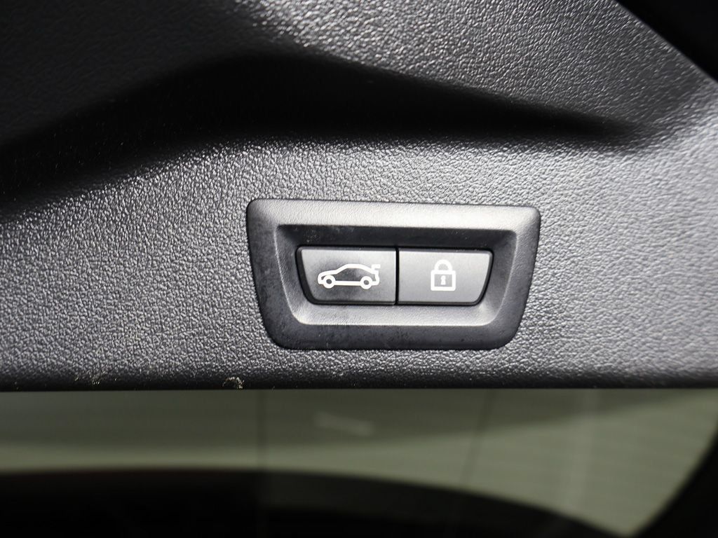 Used 2022 BMW X5 xDrive40i AWD/4WD image 22