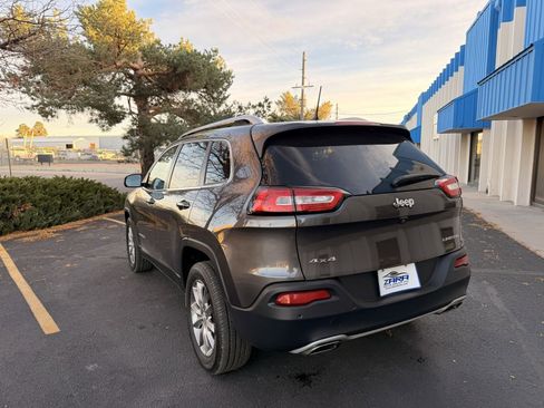 Used 2018 Jeep Cherokee Limited image 5