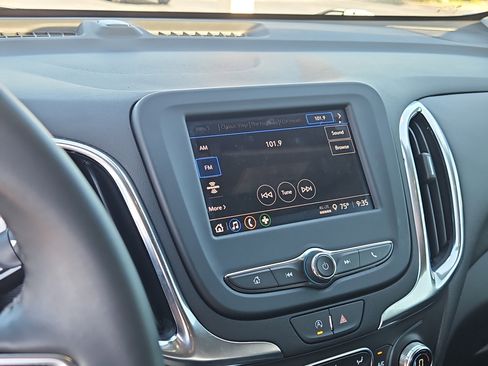 Used 2024 Chevrolet Equinox LT image 26