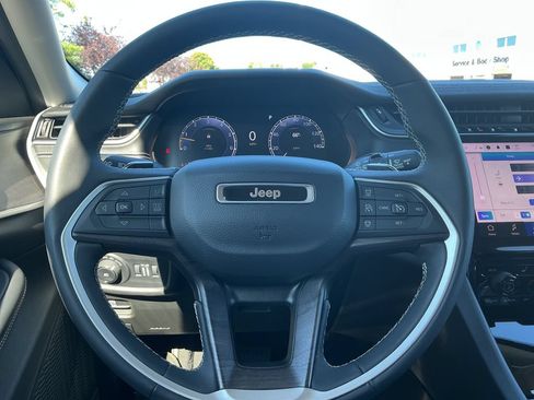 Certified 2023 Jeep Grand Cherokee L Limited AWD/4WD image 17