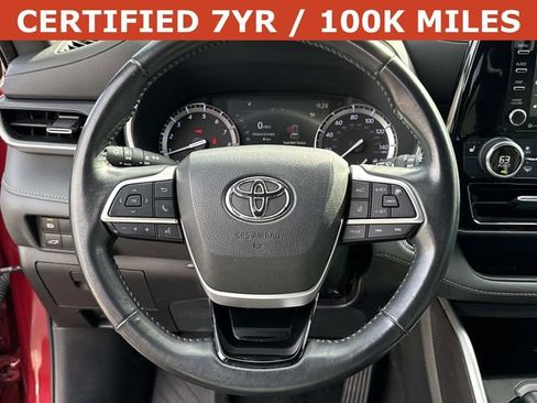 Used 2022 Toyota Highlander XSE image 19