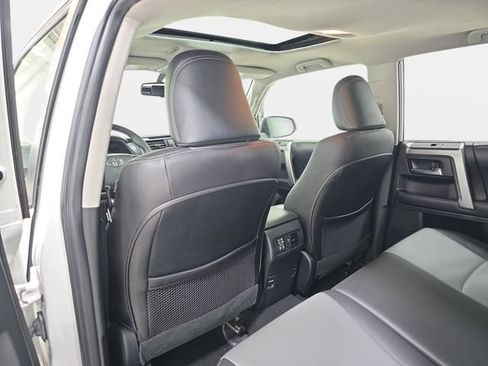 Used 2018 Toyota 4Runner SR5 Premium AWD/4WD image 12