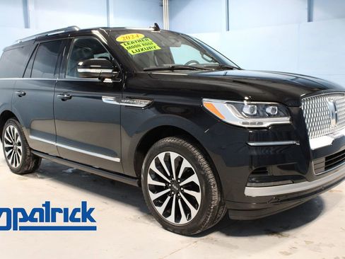 Used 2024 Lincoln Navigator Reserve image 1