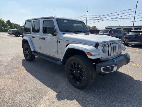 Used 2023 Jeep Wrangler Unlimited Sahara w/ Cold Weather Group AWD/4WD image 1