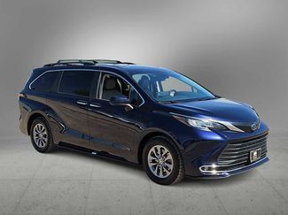 Used 2023 Toyota Sienna XLE video 2