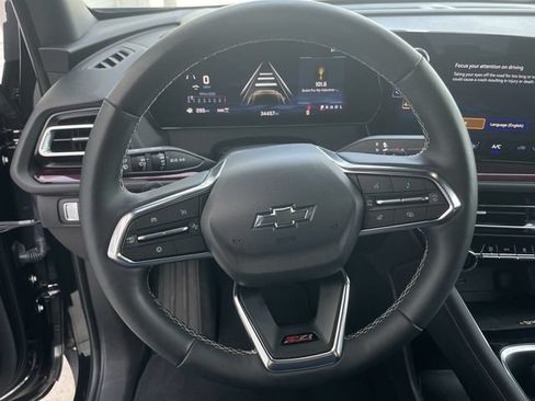 Used 2025 Chevrolet Traverse Z71 AWD/4WD image 14