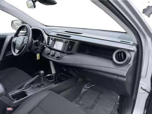 Used 2017 Toyota RAV4 LE w/ Carpet Mat Package image 10