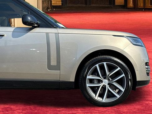 Used 2024 Land Rover Range Rover SE AWD/4WD image 36
