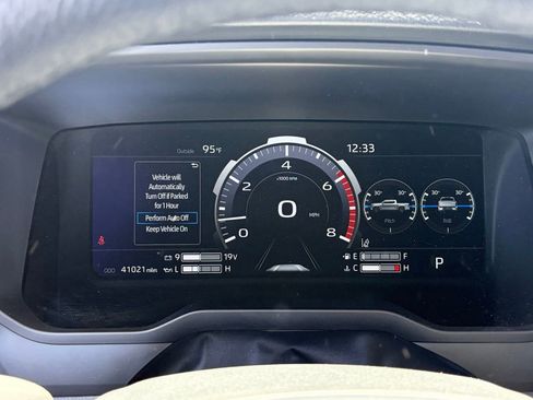 Used 2024 Toyota Tundra Limited AWD/4WD image 10