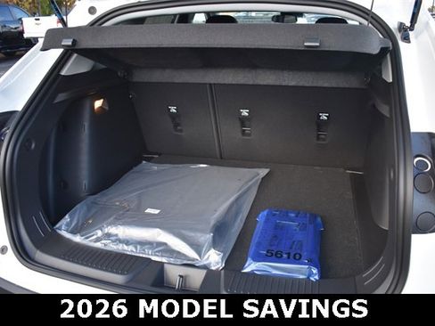 New 2025 Chevrolet Trax LT w/ Sunroof Package image 16