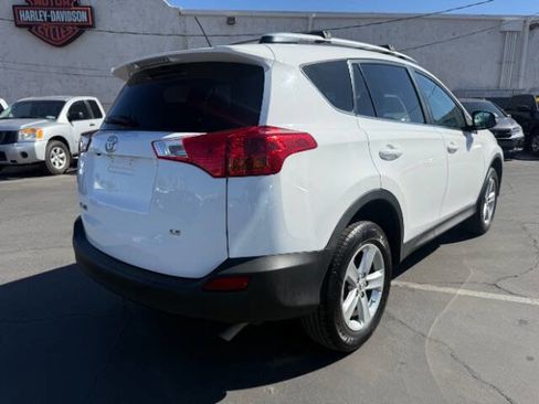 Used 2013 Toyota RAV4 XLE FWD image 3