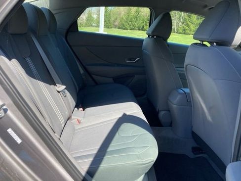 Used 2023 Hyundai Elantra SEL w/ Convenience Package FWD image 25