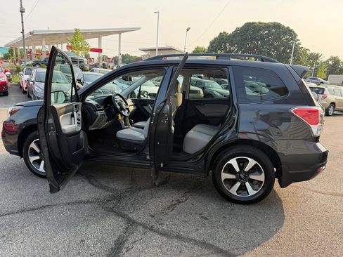 Used 2018 Subaru Forester 2.5i Premium AWD/4WD image 11