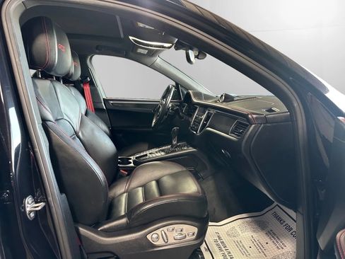 Used 2017 Porsche Macan GTS AWD/4WD image 16