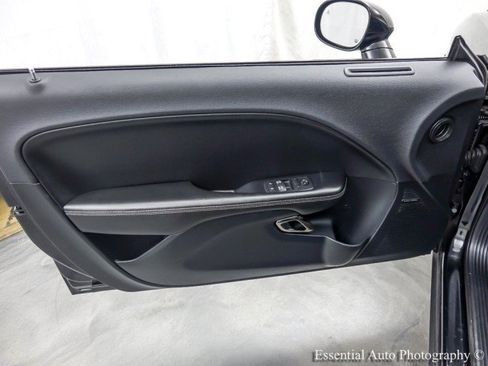 Used 2016 Dodge Challenger SRT Hellcat RWD image 23
