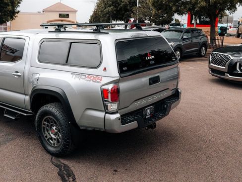 Used 2020 Toyota Tacoma TRD Off-Road w/ TRD Premium Off Road Package AWD/4WD image 12