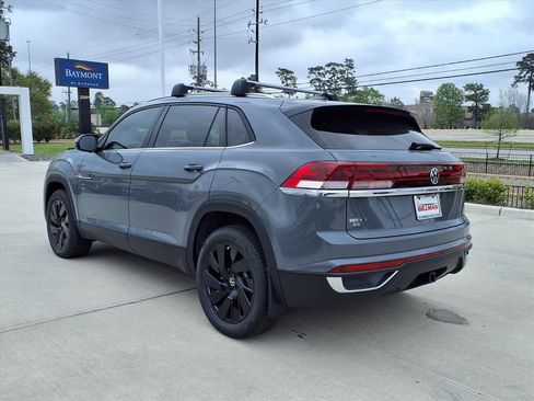 New 2026 Volkswagen Atlas Cross Sport SE FWD image 8