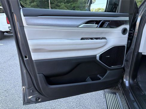 New 2026 Jeep Grand Wagoneer Limited AWD/4WD image 10