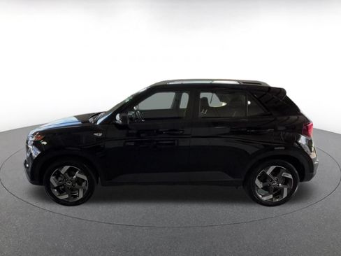 Used 2026 Hyundai Venue SEL FWD image 8