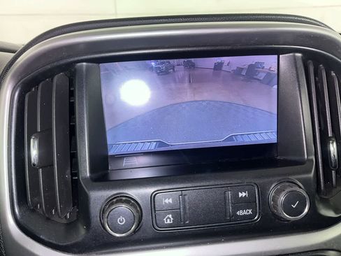 Used 2020 Chevrolet Colorado LT w/ Safety Package image 11