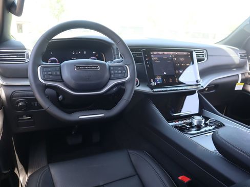 New 2026 Jeep Grand Wagoneer 4WD image 2