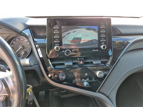 Used 2022 Toyota Camry SE image 23