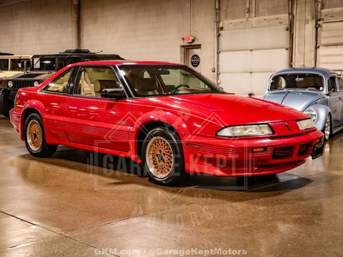 Used 1990 Pontiac Grand Prix SE FWD image 12