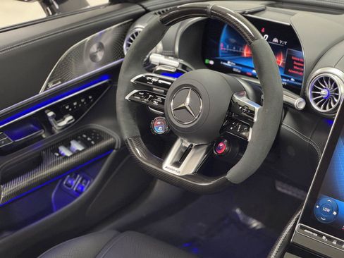 Used 2025 Mercedes-Benz SL 63 AMG S e Performance 4MATIC image 35