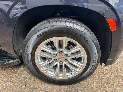 Used 2023 GMC Yukon XL SLT image 5