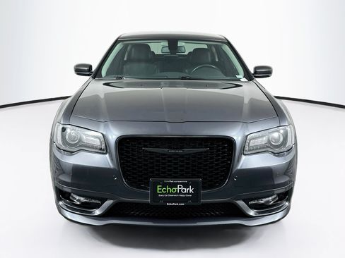 Used 2022 Chrysler 300 Touring L AWD/4WD image 2